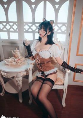 年轻性感妈妈