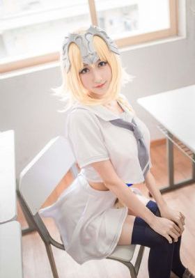 后宫露营高清